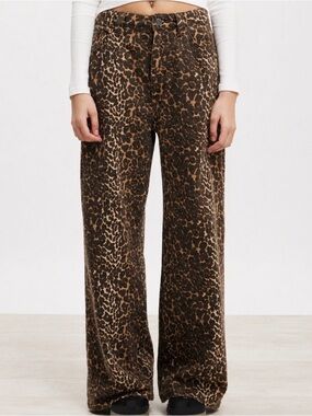 Cotton On Super Baggy Leopard Jeans Mid Rise Size 24 NWT